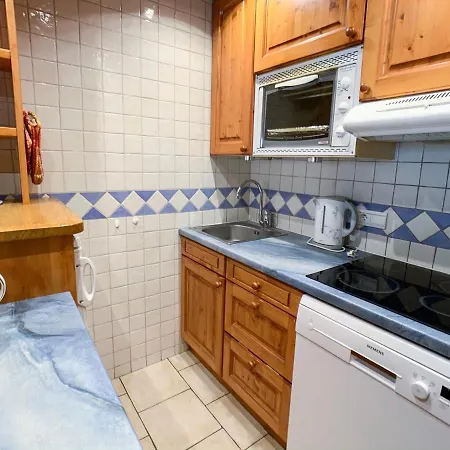 Spacieux Pour 9 Pers. A Val Claret, Proche Pistes Et Commerces, Balcon Sud - Fr-1-502-387